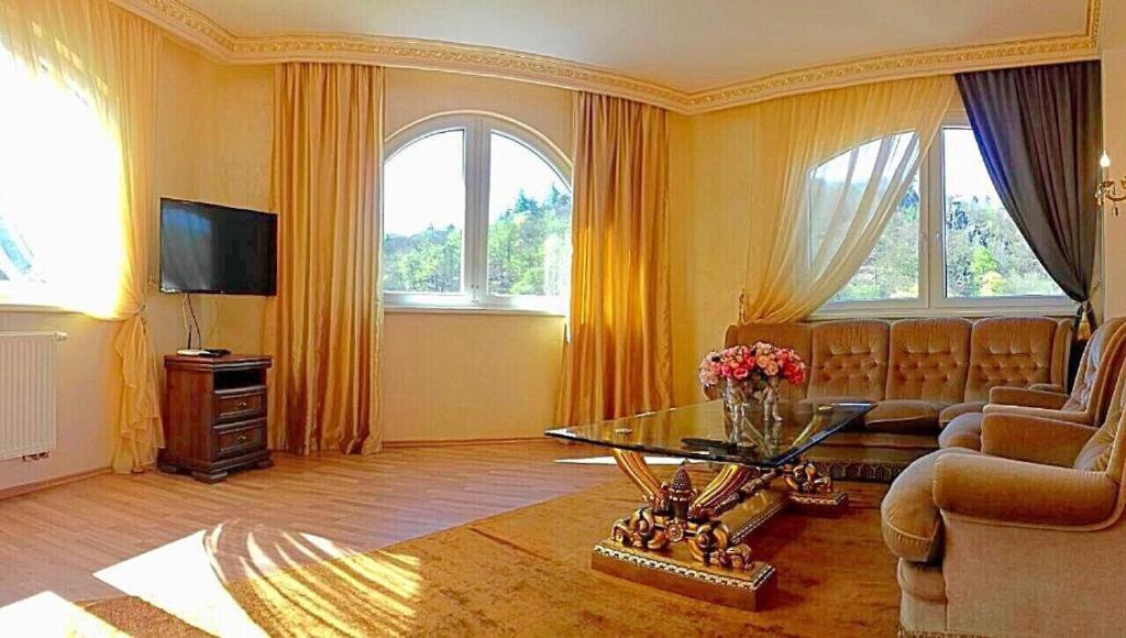 Lyra Apartments Карлови Вари Екстериор снимка