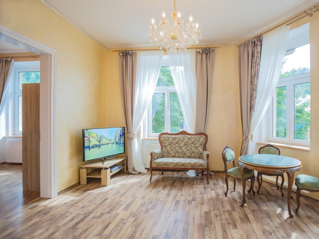 Lyra Apartments Карлови Вари Стая снимка