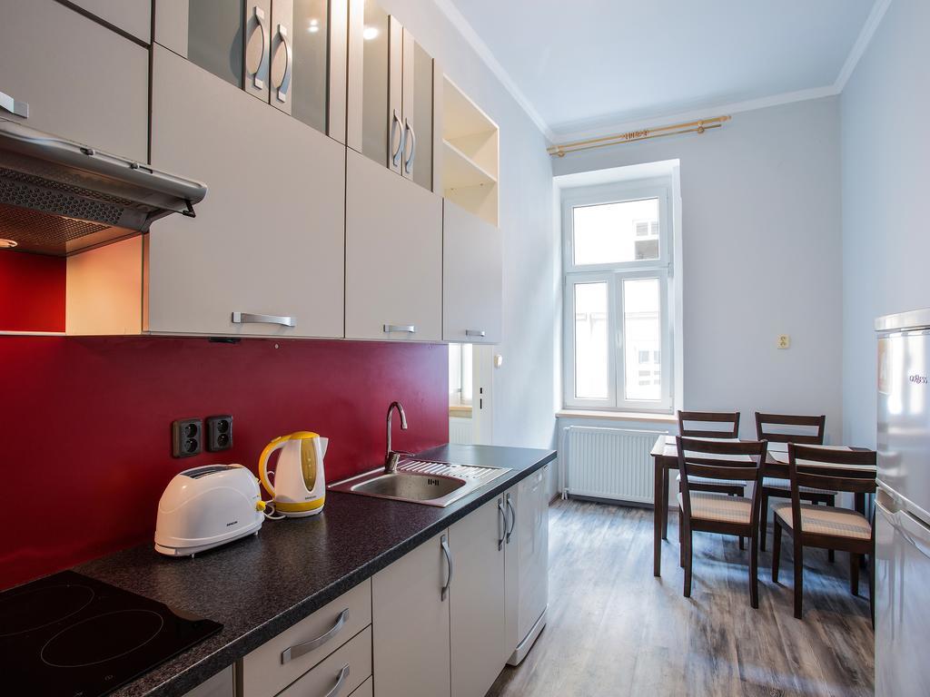 Lyra Apartments Карлови Вари Стая снимка