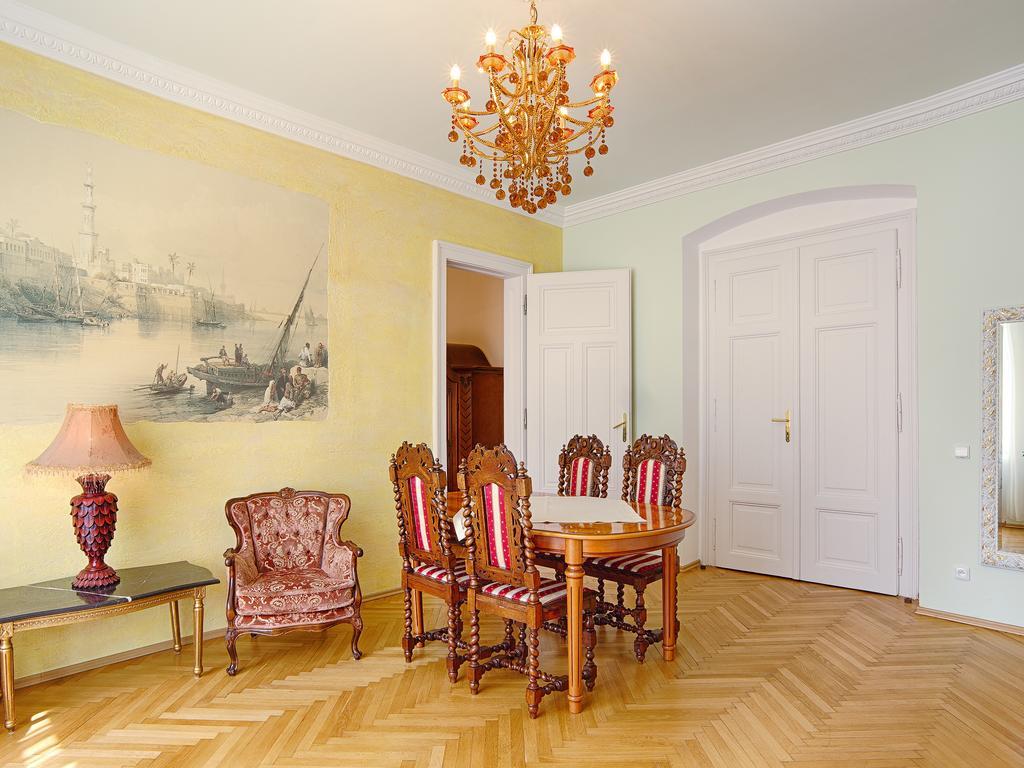 Lyra Apartments Карлови Вари Стая снимка