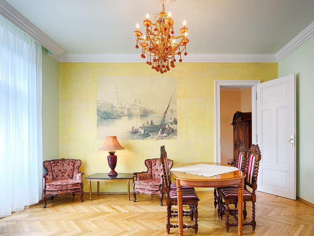 Lyra Apartments Карлови Вари Стая снимка