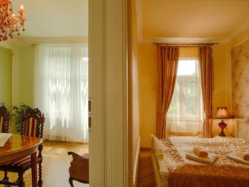 Lyra Apartments Карлови Вари Стая снимка