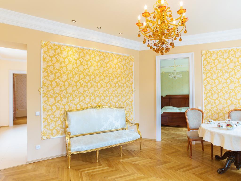 Lyra Apartments Карлови Вари Стая снимка