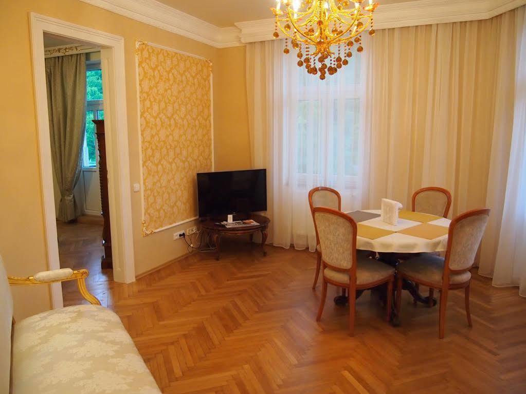 Lyra Apartments Карлови Вари Екстериор снимка