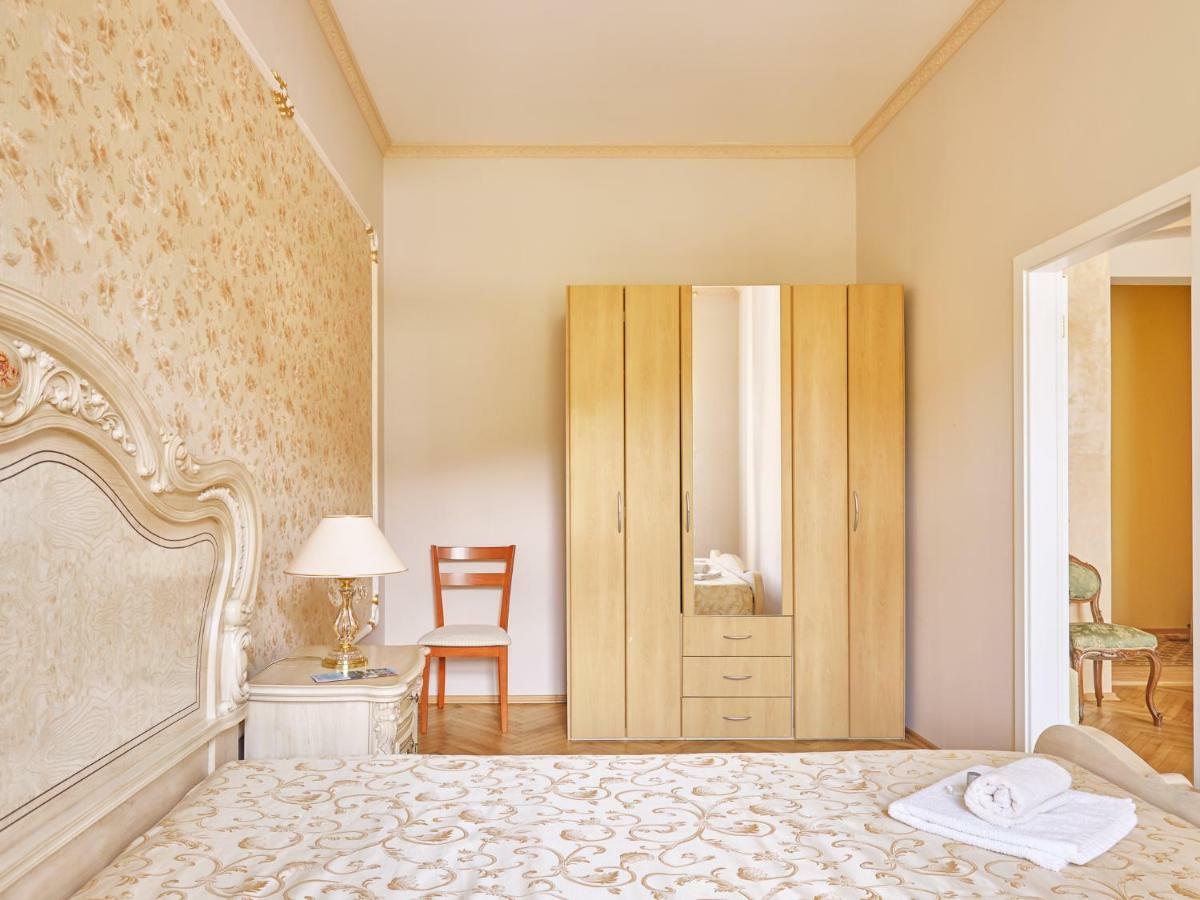 Lyra Apartments Карлови Вари Екстериор снимка